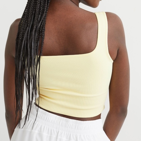 Seamless sports bralette - Picture 4 of 6